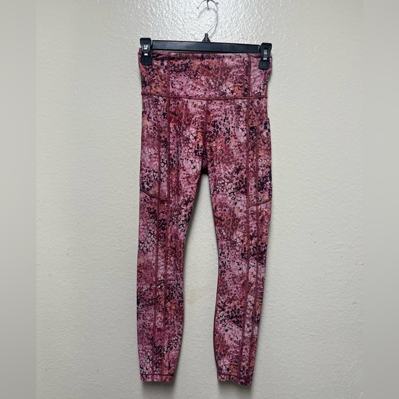 Athleta Pink Snakeskin Leggings for Active Wear - Picture 10 of 11